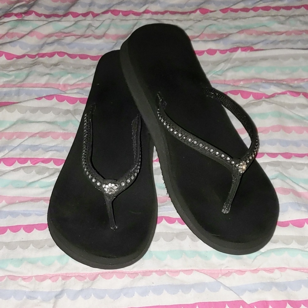 Womens Black with Studded Flower Flip Flops